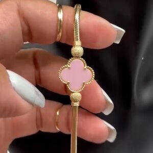 Cloverleaf 14k gold stretch bracelet